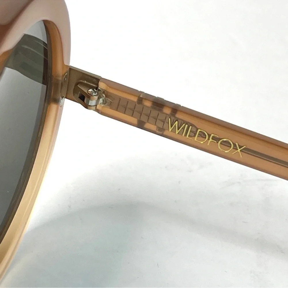 WILDFOX Malibu NEW Round Oversized Sunglasses Desert Taupe NEW With Case